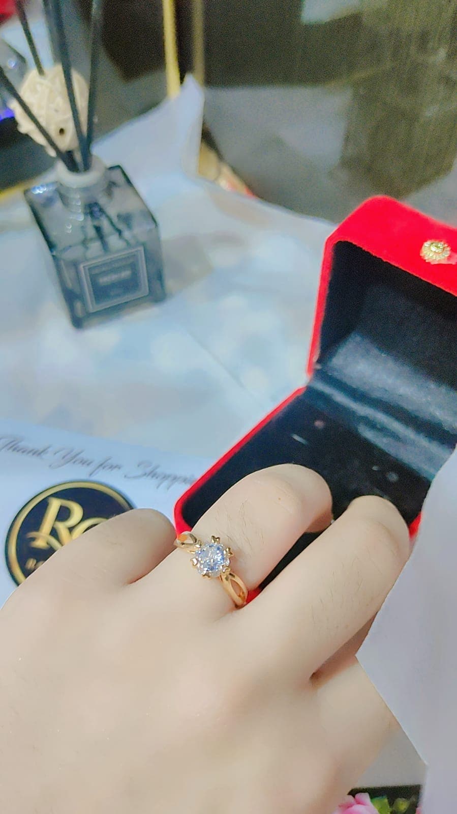 Elegent dimond stone ring